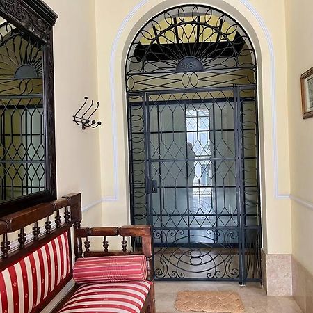 Apartamento Suite Alameda De Hercules Севиля Екстериор снимка