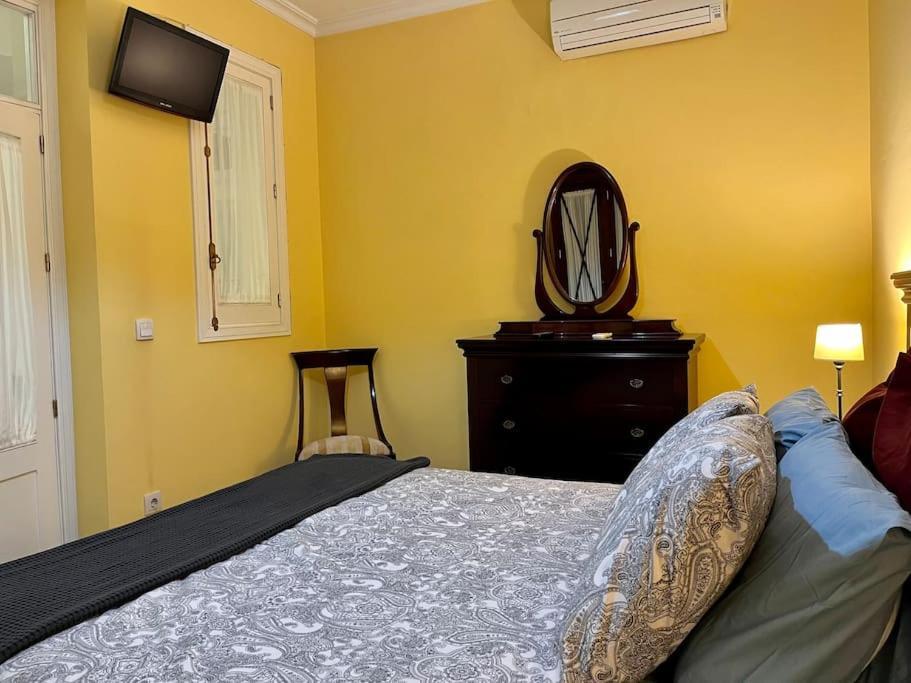 Apartamento Suite Alameda De Hercules Севиля Екстериор снимка