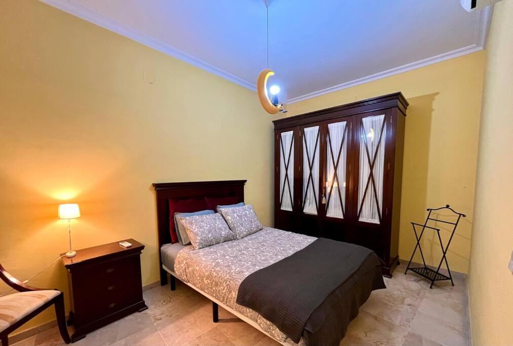 Apartamento Suite Alameda De Hercules Севиля Екстериор снимка
