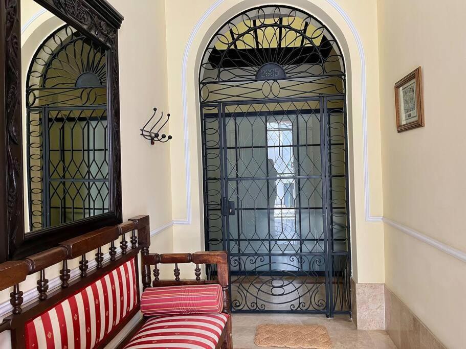 Apartamento Suite Alameda De Hercules Севиля Екстериор снимка